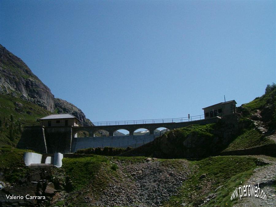 18' La bella diga del Lago Colombo.jpg